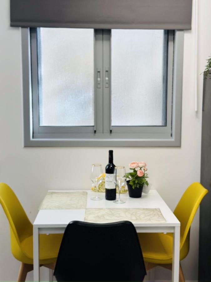 Amazing 2Rooms Apt In Bat Yam - Step By The Beach Exterior foto