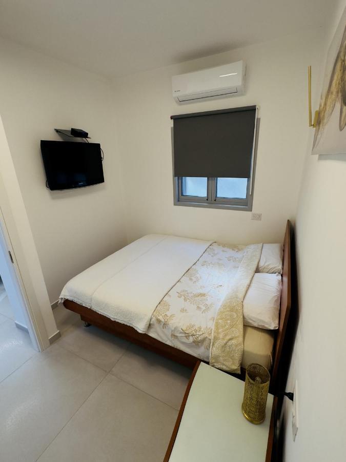 Amazing 2Rooms Apt In Bat Yam - Step By The Beach Exterior foto