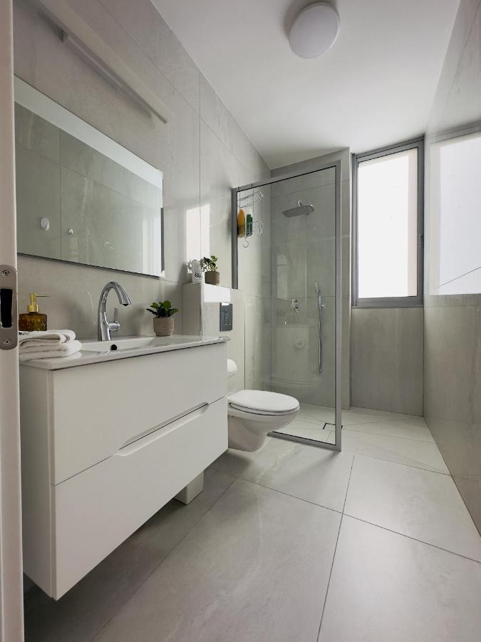 Amazing 2Rooms Apt In Bat Yam - Step By The Beach Exterior foto